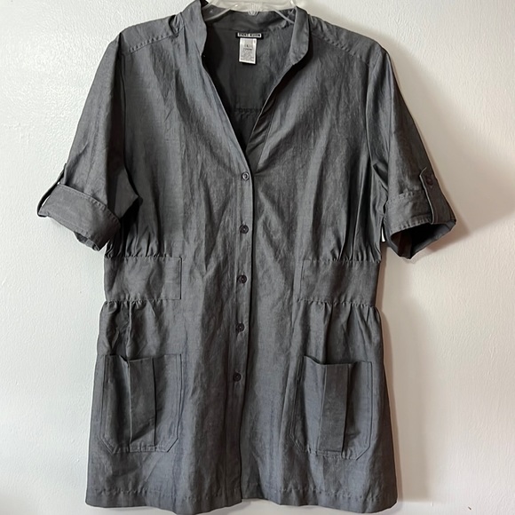 ANNI KUAN Tops - ANNI KUAN Gray Chambray 3/4 Sleeve V-Neck Button Down Top